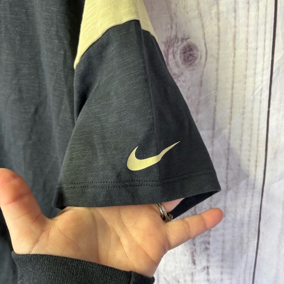 Nike NFL Black and Gold Saints T-Shirt Large - Picture 6 of 6
